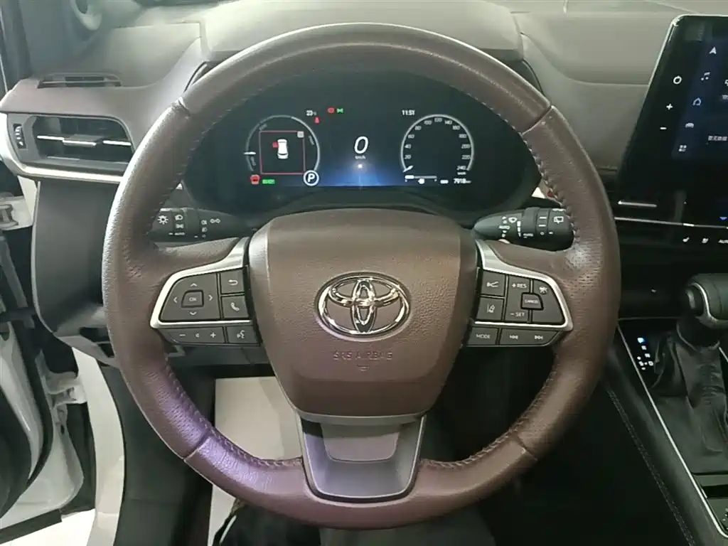 Toyota Sienna 2025 — фото 11