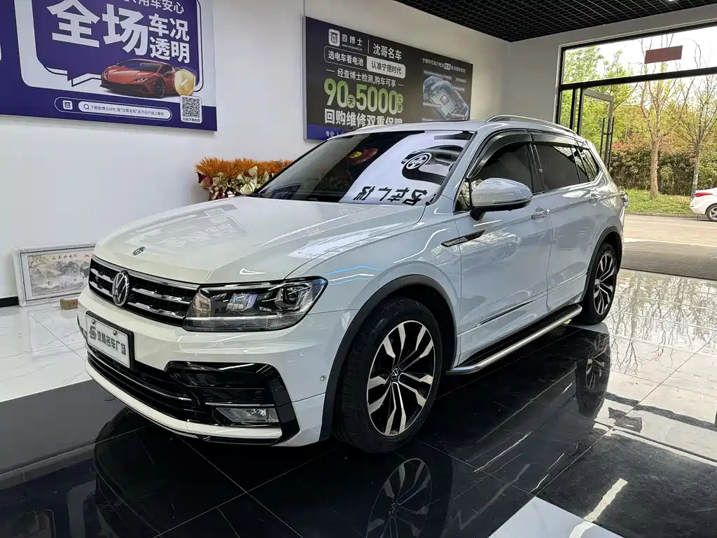 Volkswagen Tiguan L 2021 — фото 1