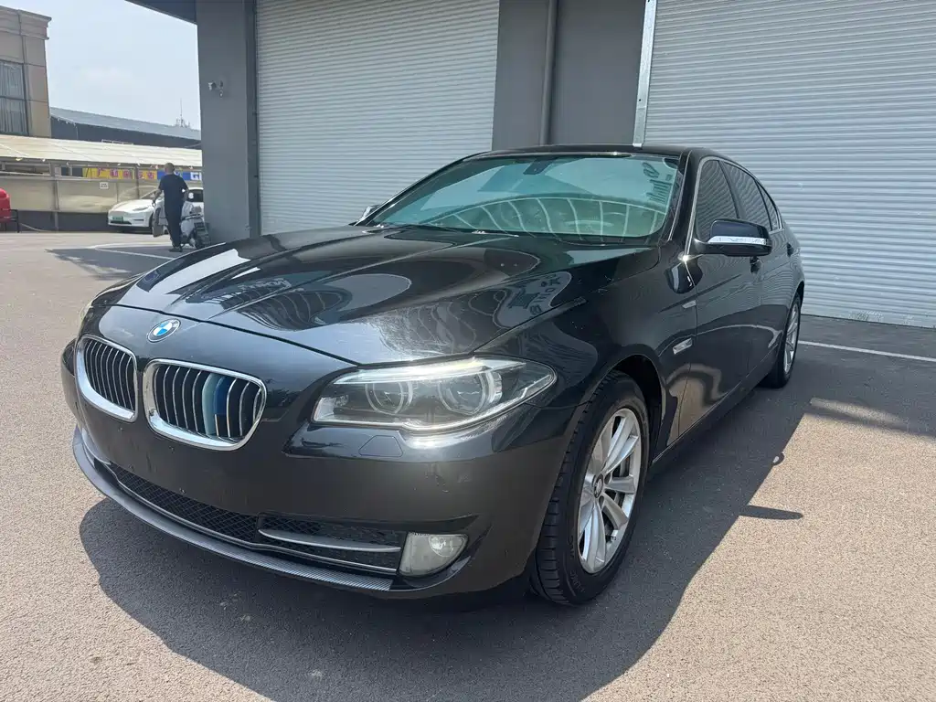 BMW 5 Series 2011
