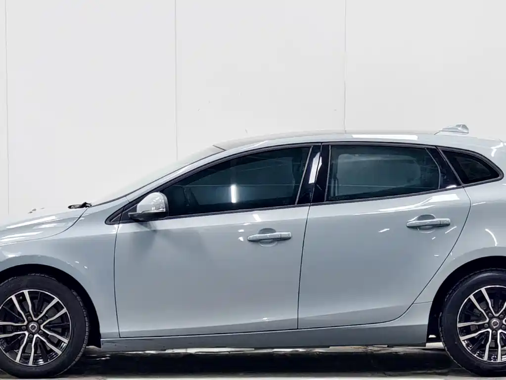 Volvo V40 2016