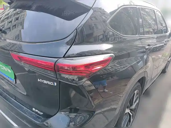 Toyota Crown Kluger 2022