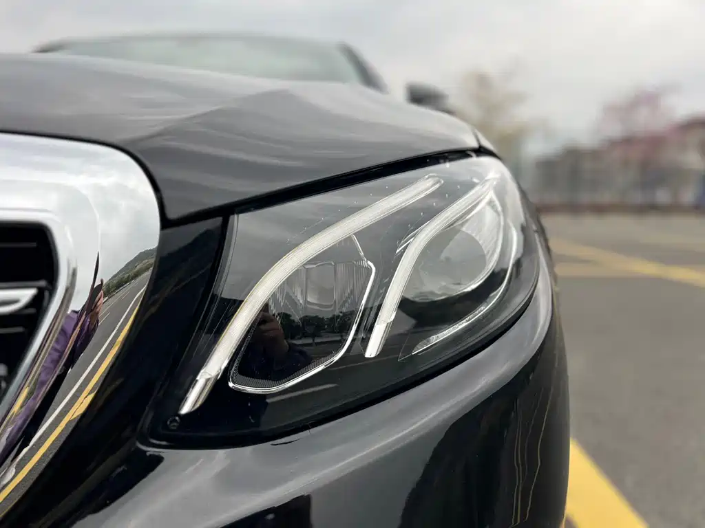 Mercedes-Benz E-Class 2019 — фото 17