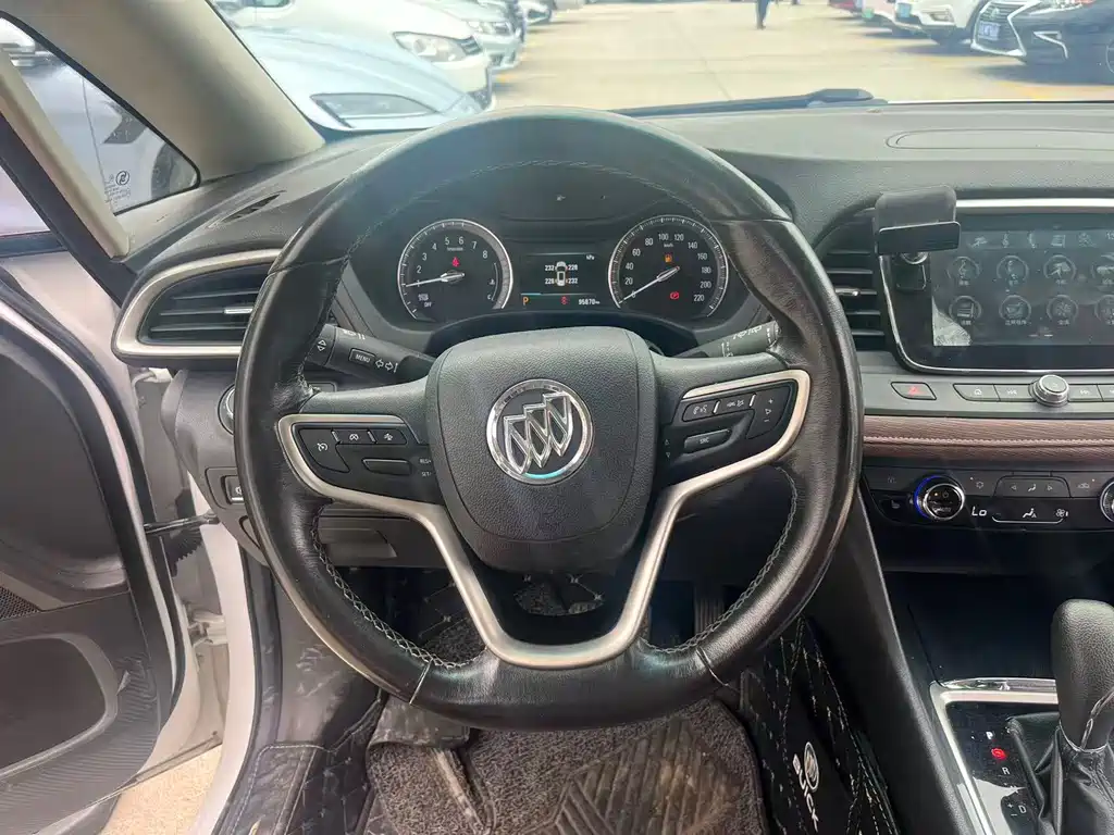 Buick GL6 2018