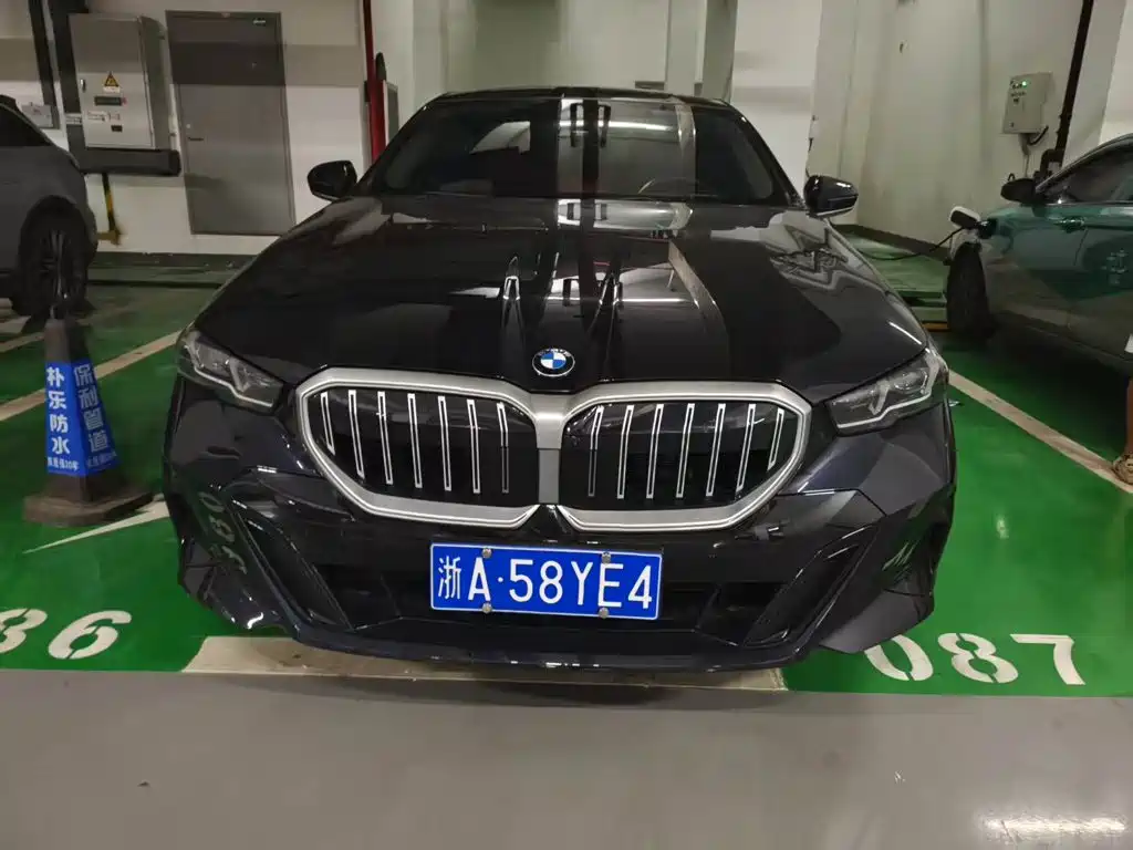 BMW 5 Series 2025