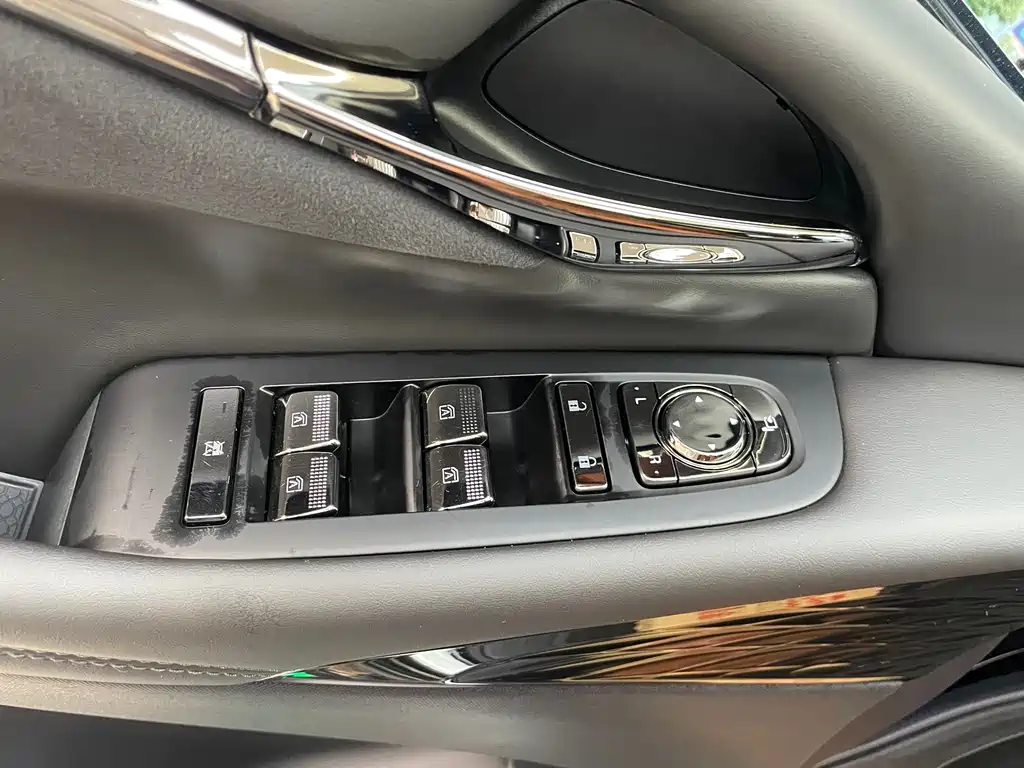 GAC Motor Trumpchi E9 2024 — фото 20