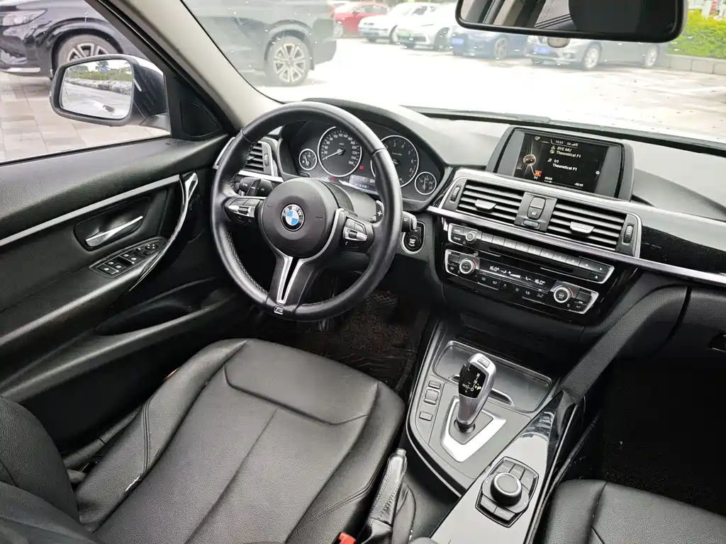 BMW 3 Series 2017 — фото 10