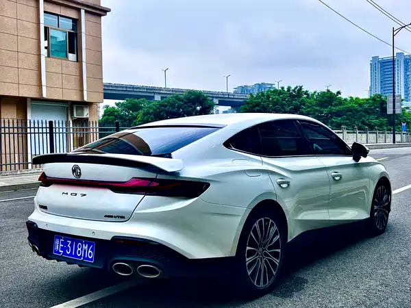 MG MG7 2023