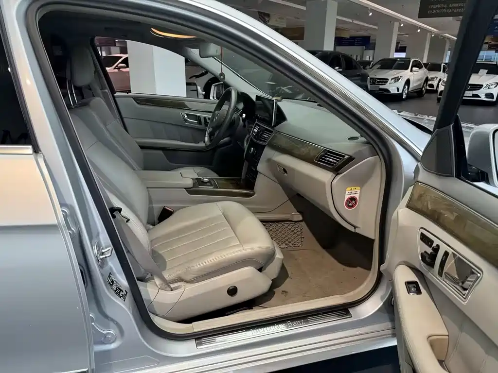 Mercedes-Benz E-Class 2010