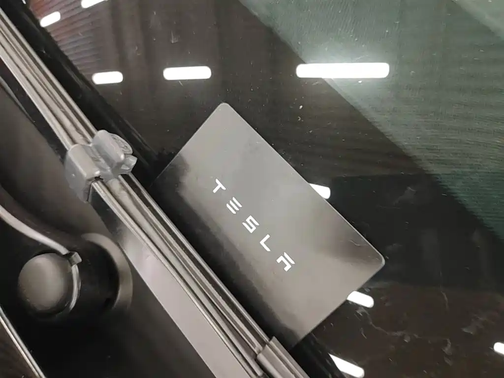 Tesla Model Y 2024 — фото 9