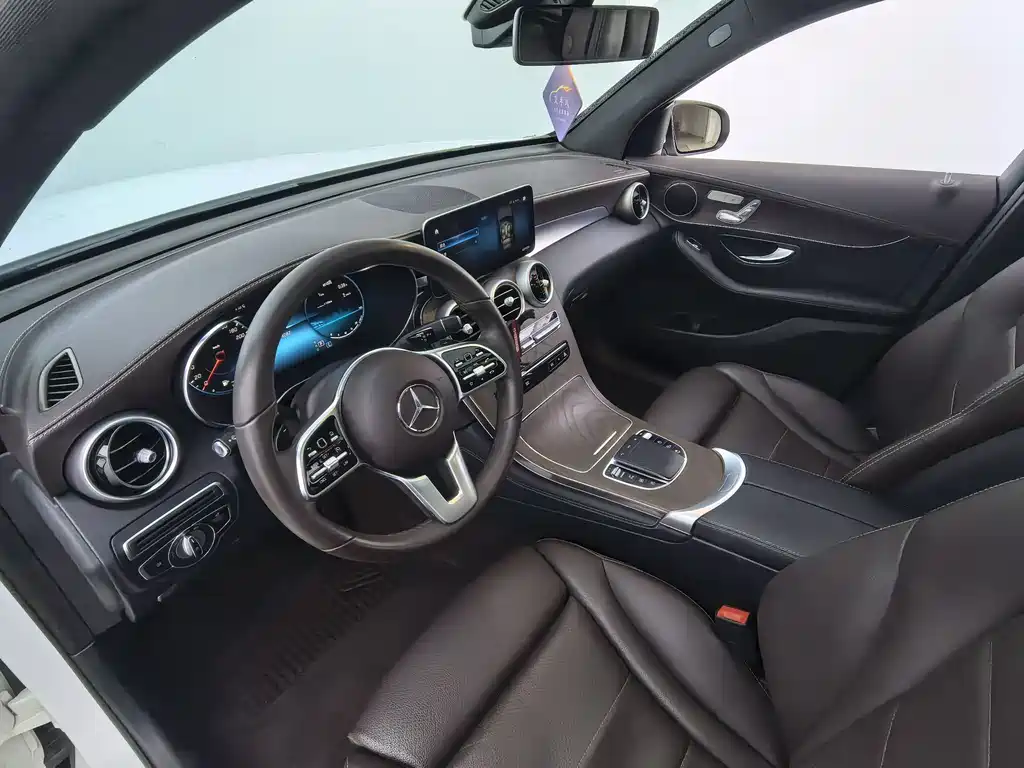 Mercedes-Benz GLC 2020 — фото 12