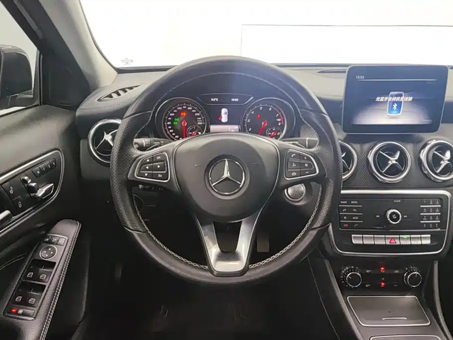 Mercedes-Benz GLA 2018 — фото 15