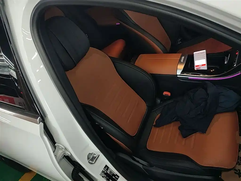 Mercedes-Benz C-Class 2023 — фото 25