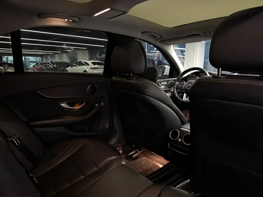 Mercedes-Benz C-Class 2019 — фото 8