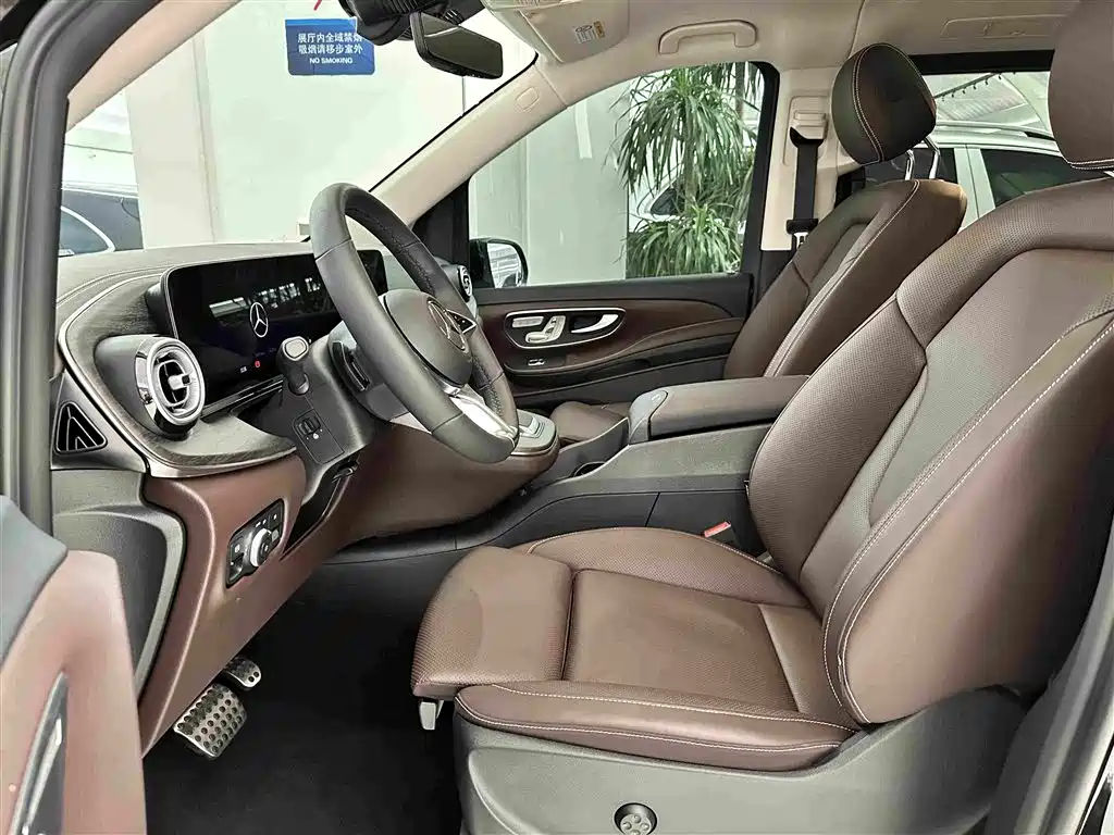 Mercedes-Benz V-Class 2025 — фото 12