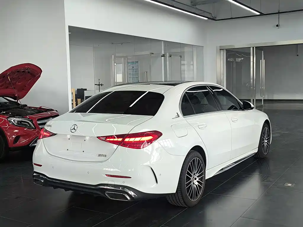 Mercedes-Benz C-Class 2022 — фото 4