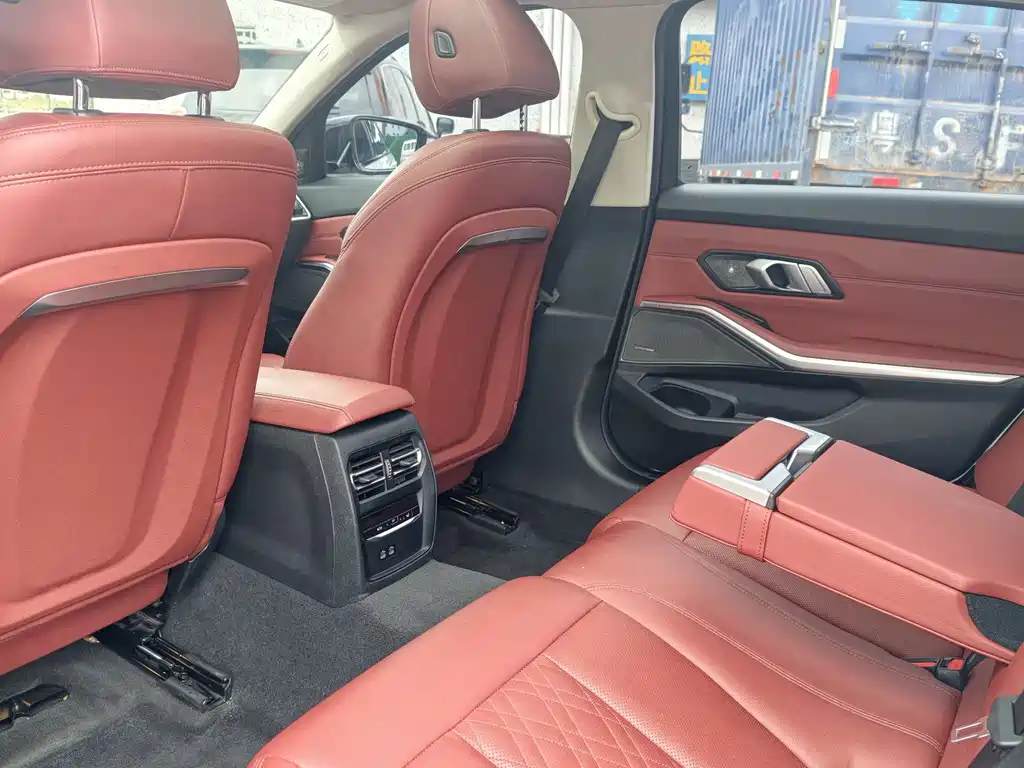 BMW 3 Series 2023 — фото 13