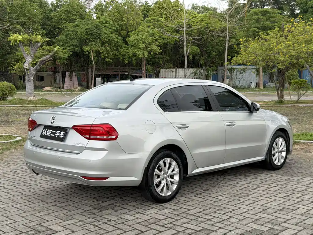 Volkswagen Lavida 2017 — фото 12