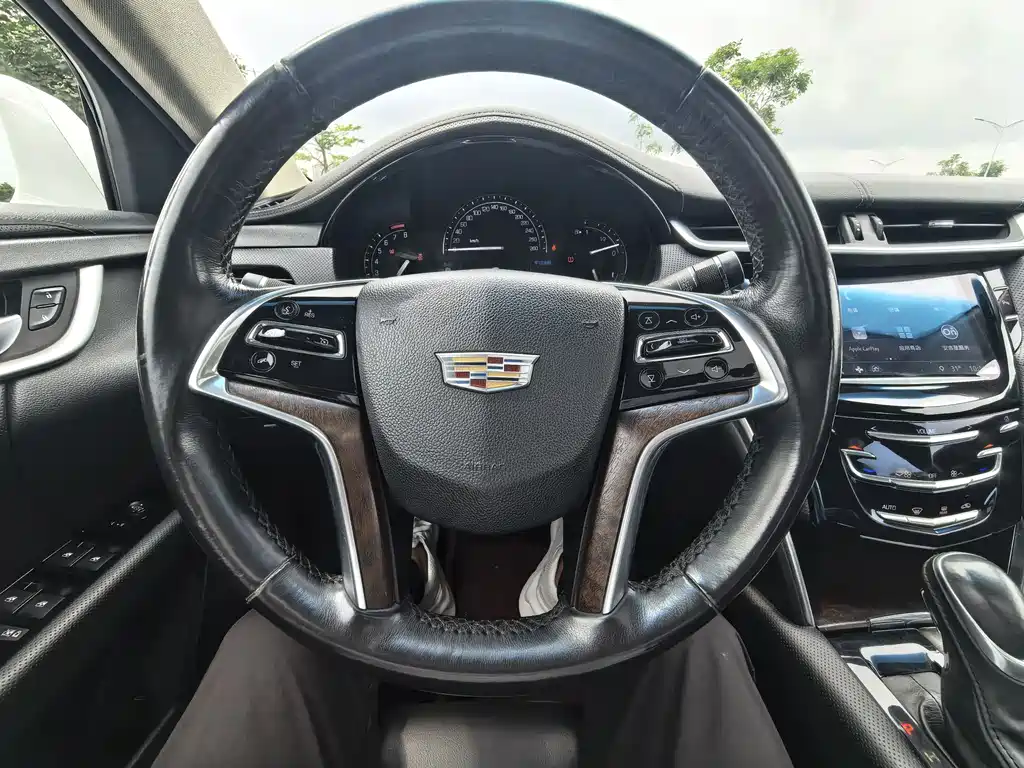 Cadillac XTS 2018 — фото 16