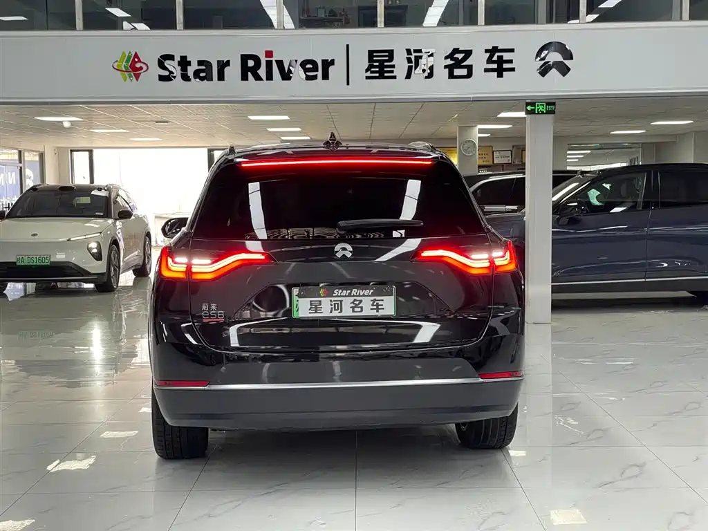 NIO ES8 2022
