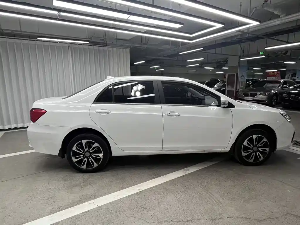 BYD Qin NEV 2017 — фото 4