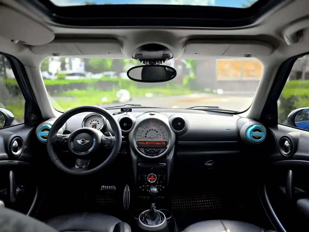 MINI Countryman 2012 — фото 11