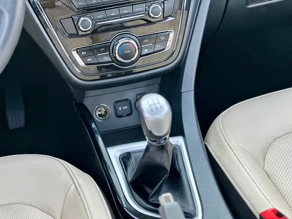 Changan V7 2015 — фото 33