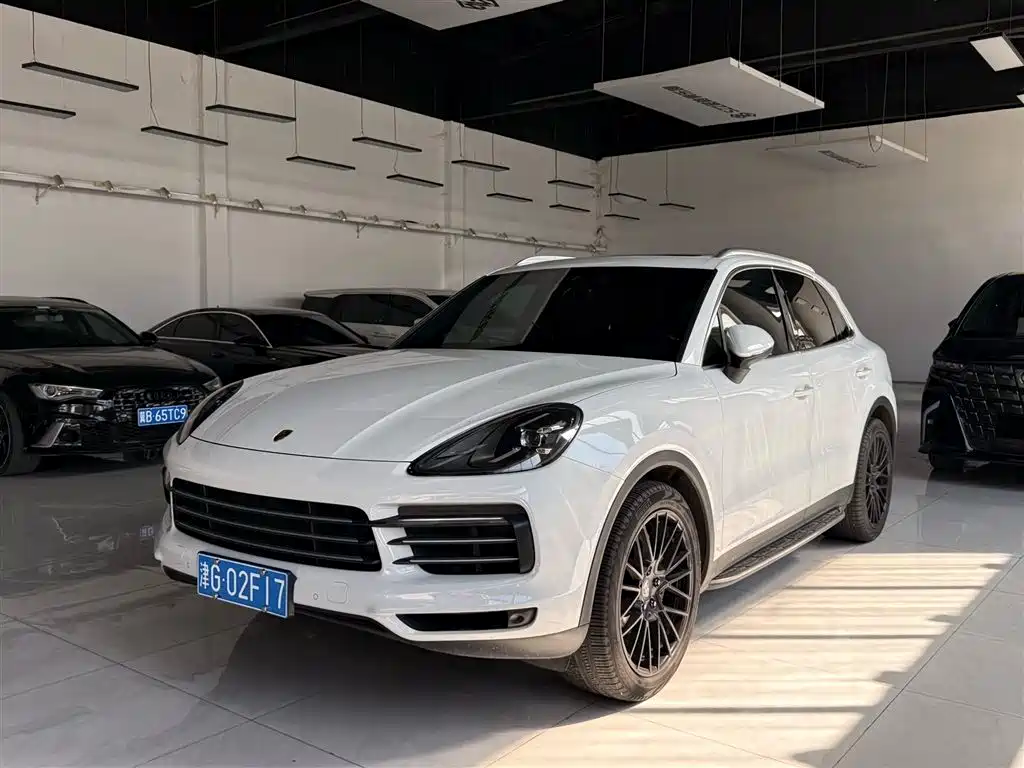 Porsche Cayenne 2018 — фото 1