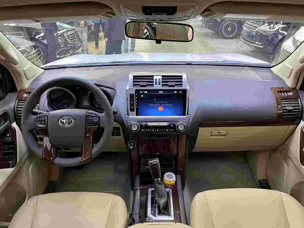 Toyota Prado 2015 — фото 5