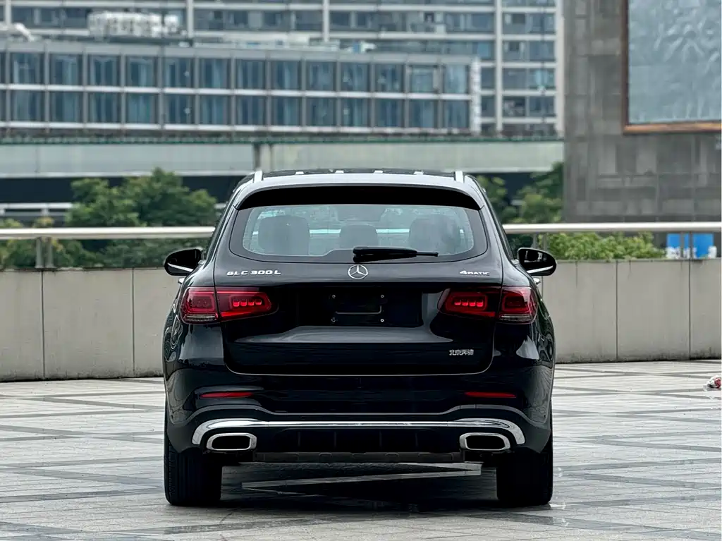 Mercedes-Benz GLC 2023