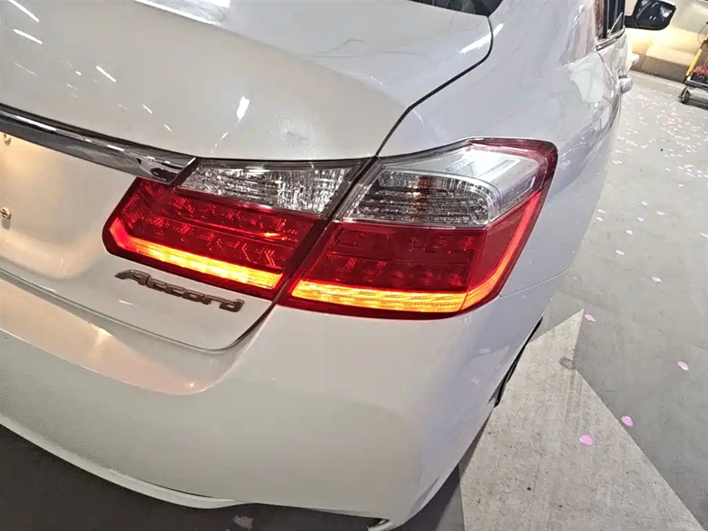 Honda Accord 2015 — фото 8