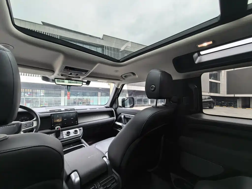 Land Rover Defender 2022 — фото 18
