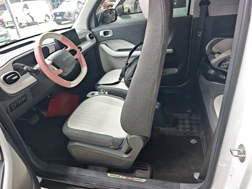 Geely Galaxy Panda 2025 — фото 15