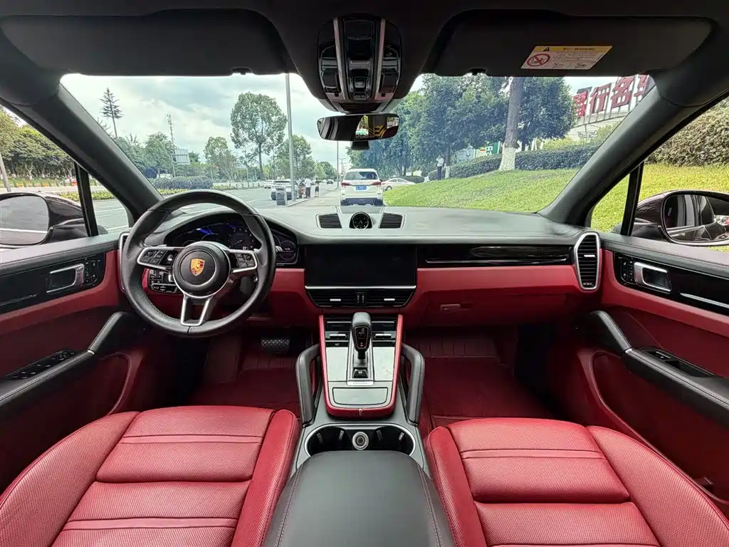 Porsche Cayenne 2020 — фото 11