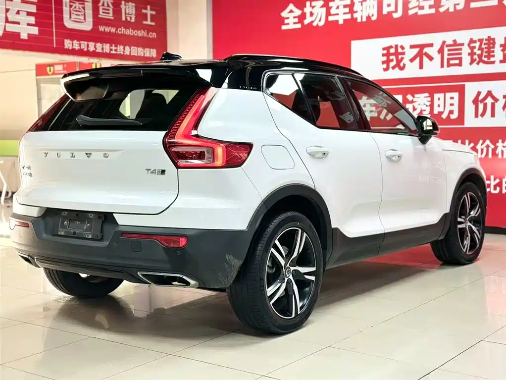 Volvo XC40 2021 — фото 6