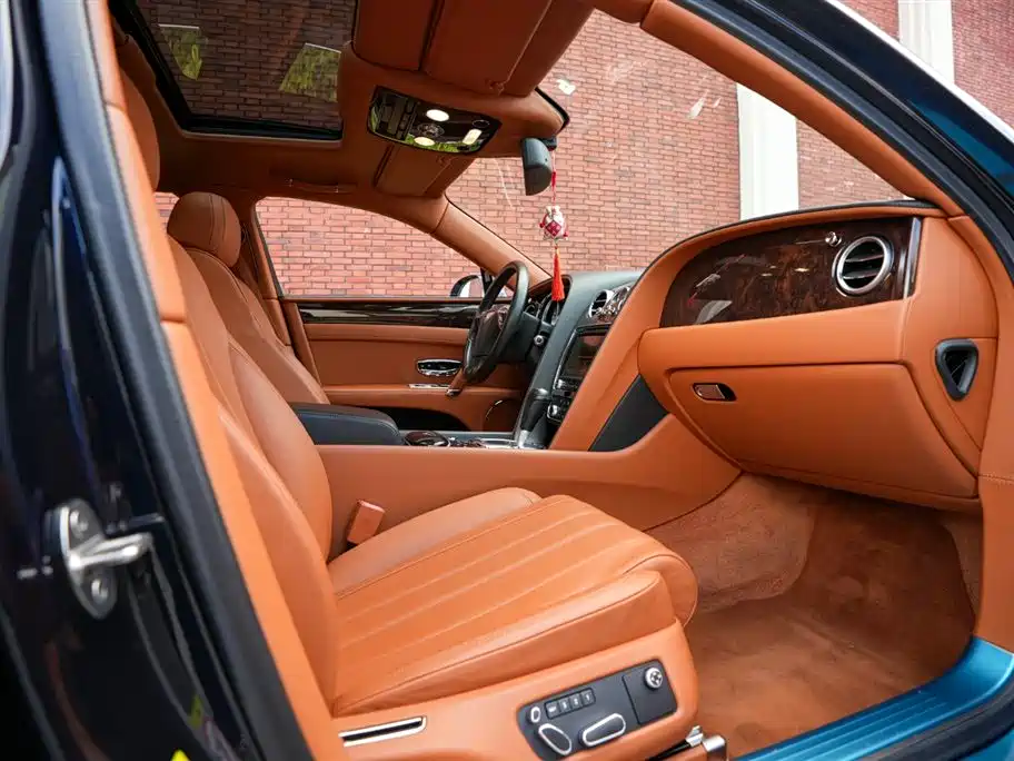 Bentley Flying Spur 2016 — фото 7