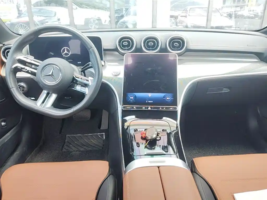Mercedes-Benz C-Class 2023 — фото 10