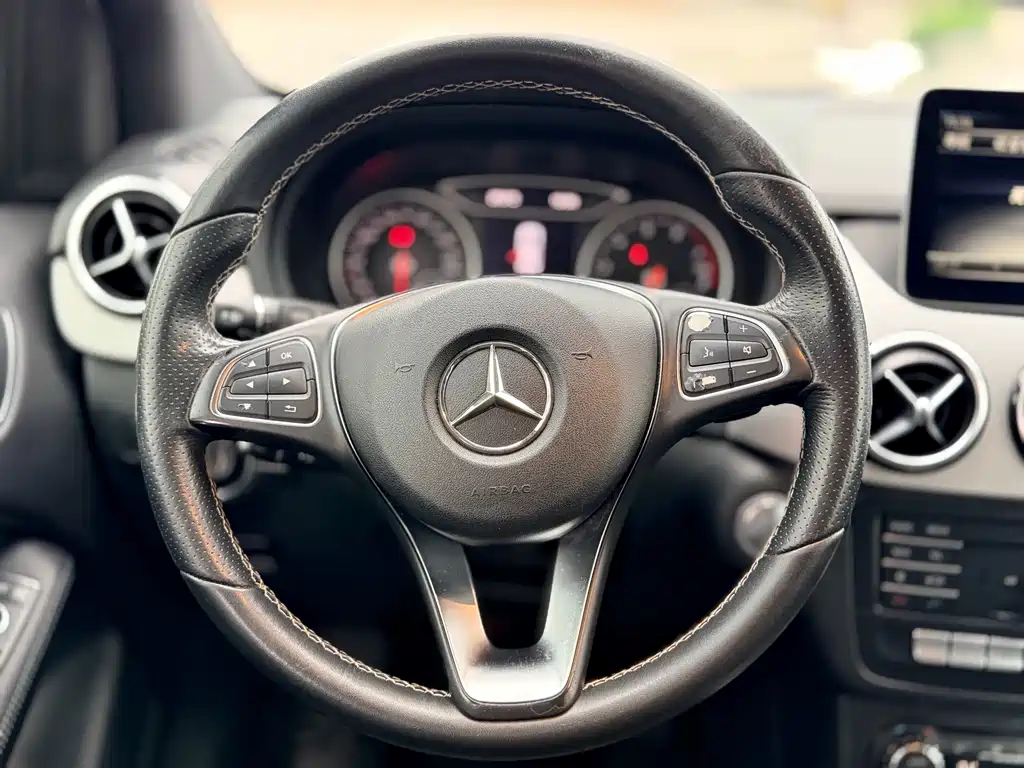 Mercedes-Benz B-Class 2017 — фото 14