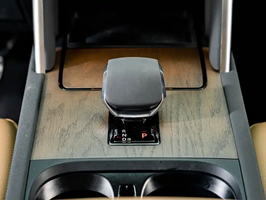 Land Rover Discovery Sport 2024 — фото 14