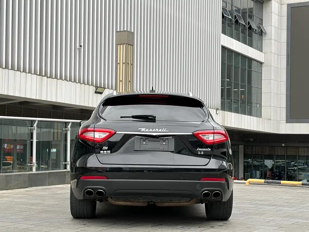 Maserati Levante 2017 — фото 9