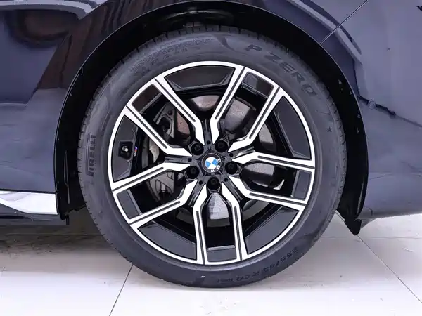 BMW i7 2023