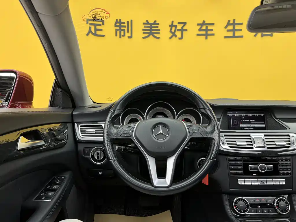 Mercedes-Benz CLS 2012 — фото 12