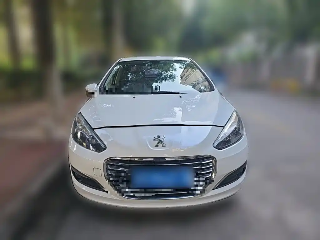 Peugeot 308 2016 — фото 2