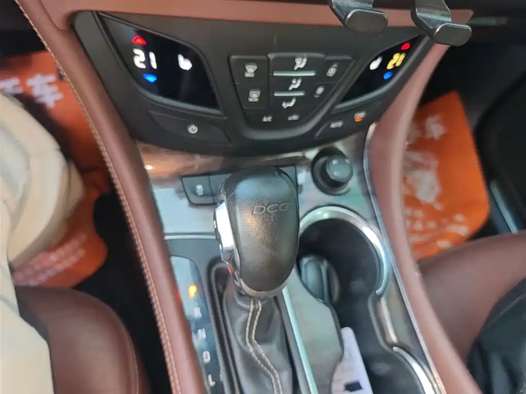 Buick Envision Plus 2017 — фото 10