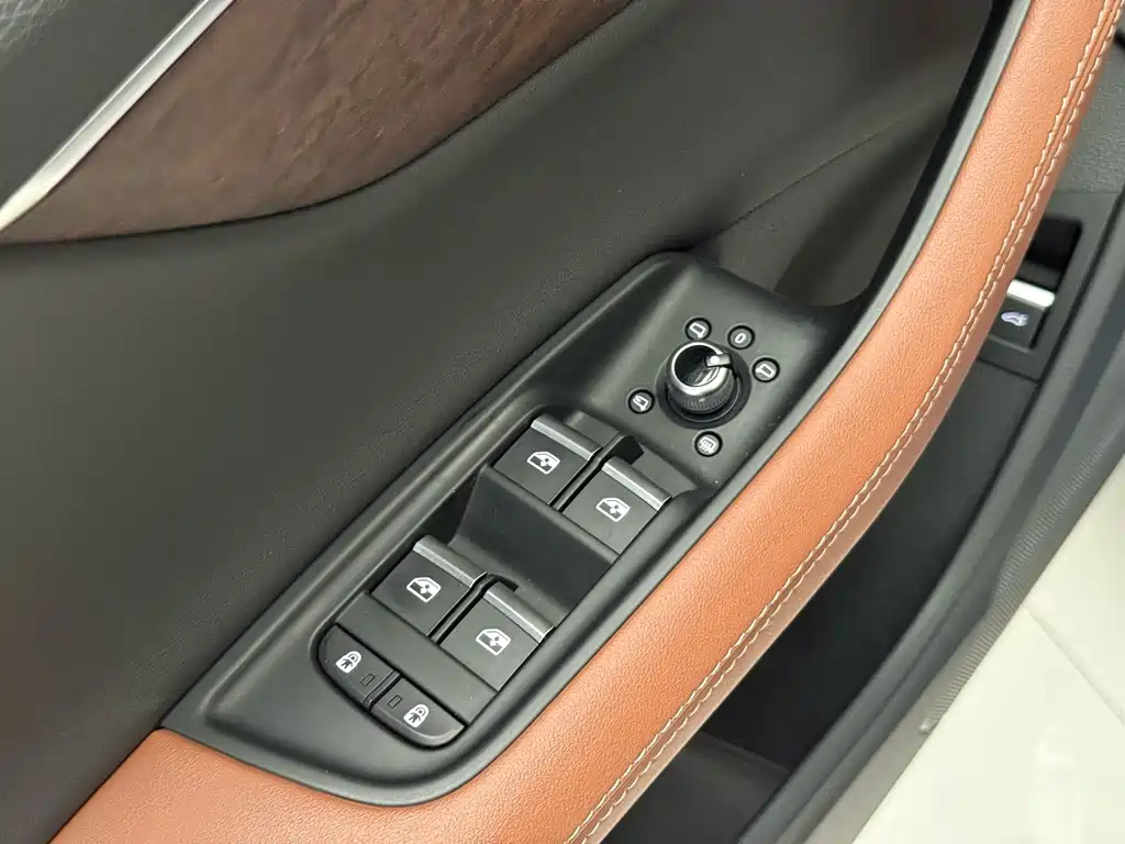 Audi Q7 2025 — фото 16