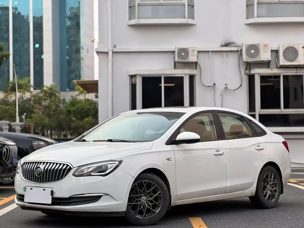 Buick Excelle 2015 — фото 1