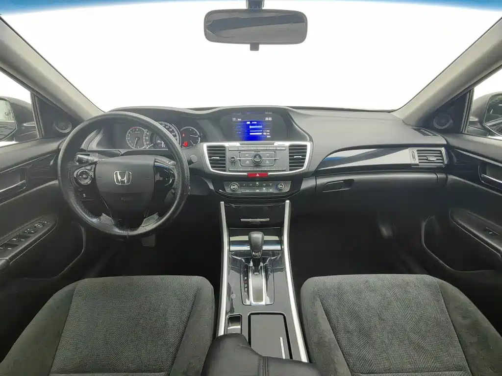 Honda Accord 2017 — фото 5
