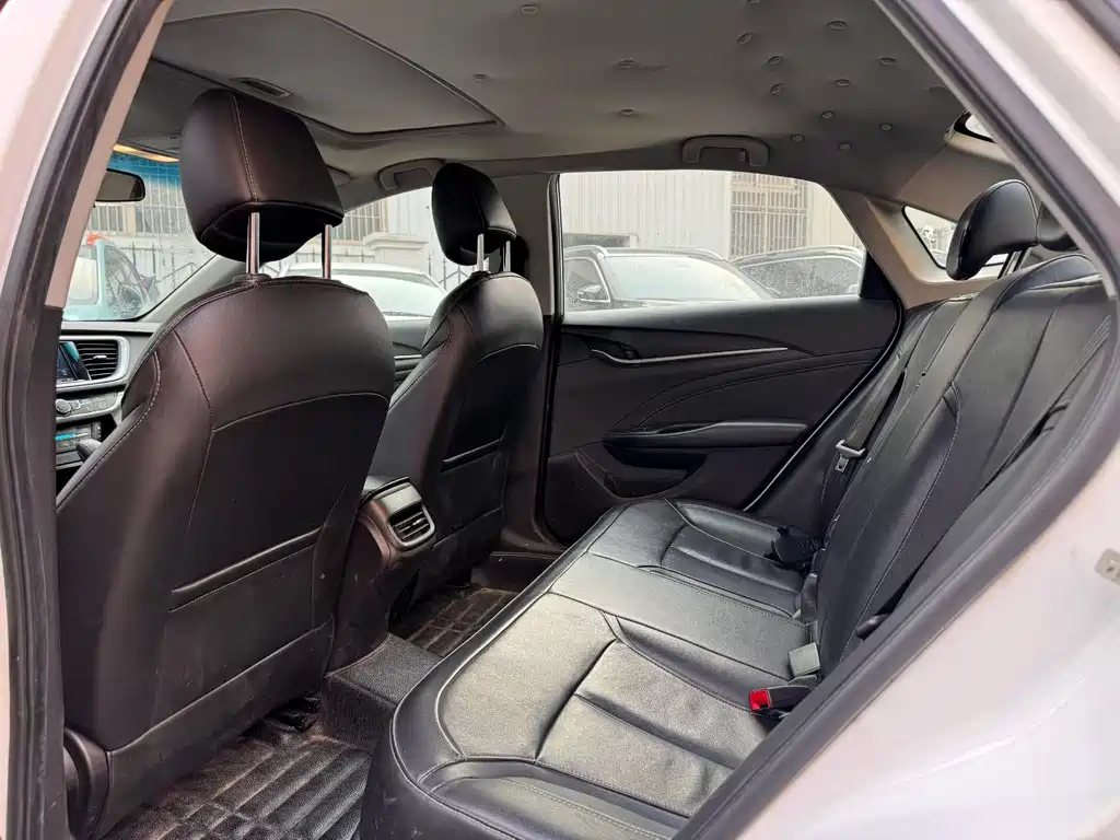 Buick Excelle 2015 — фото 15