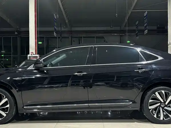 Volkswagen Passat 2022