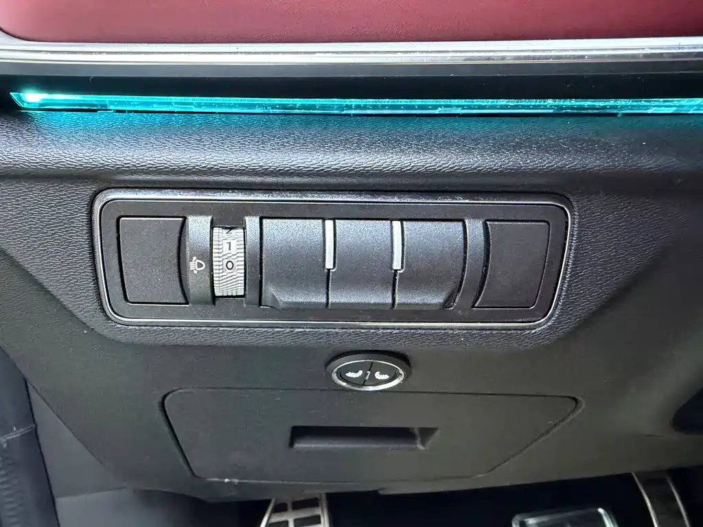 Jetour Jietu X70 PLUS 2021 — фото 10