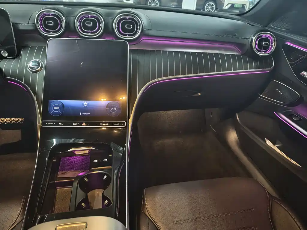 Mercedes-Benz C-Class 2023 — фото 9